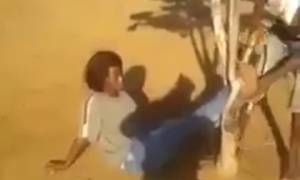 Punition plantaire pour une vilaine femme